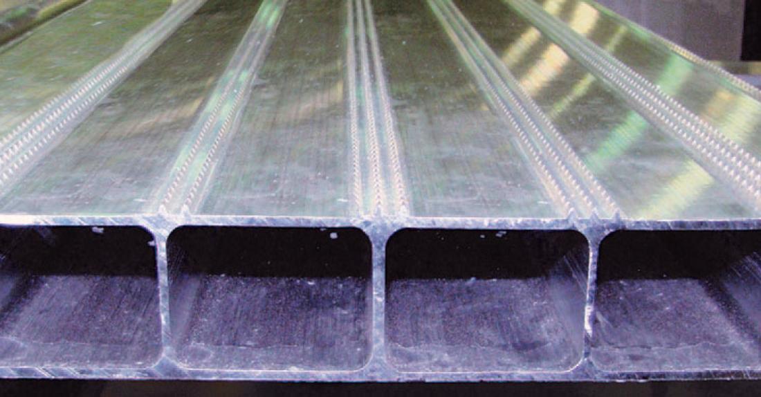 east-Mfg-flatbed-decking
